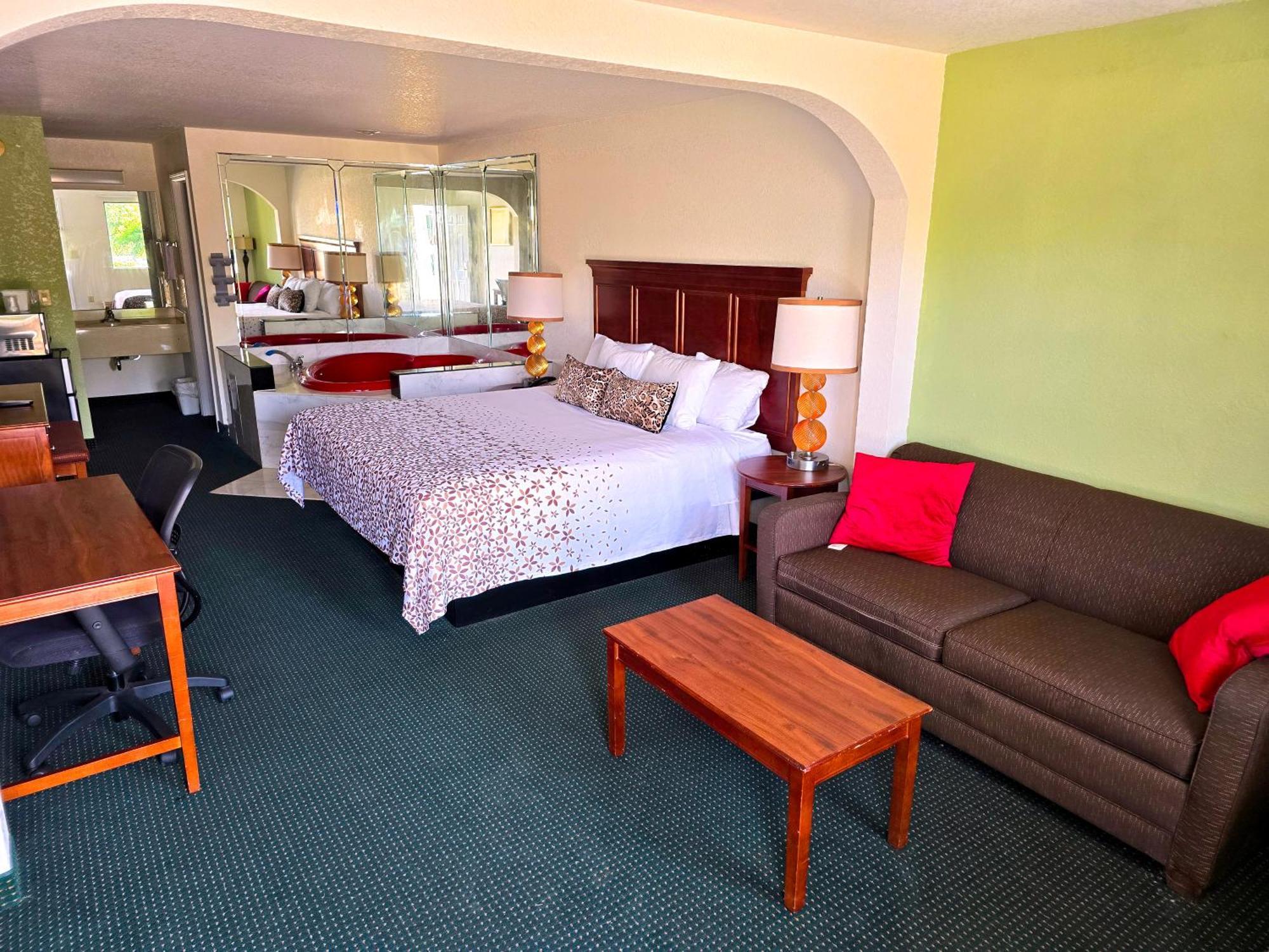 Garden Inn And Suites Near Callaway Gardens Pine Mountain Екстер'єр фото